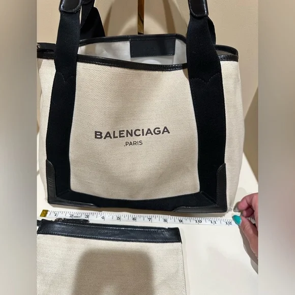 Balenciaga Cabas Black Tote w/pouch - Picture 11 of 14